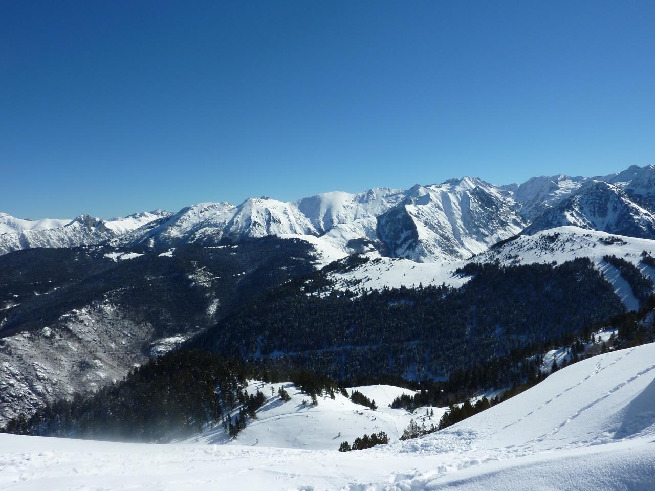 Les Pyrénées vues du Saquet (Ax Trois Domaines-Ariège Fr.)